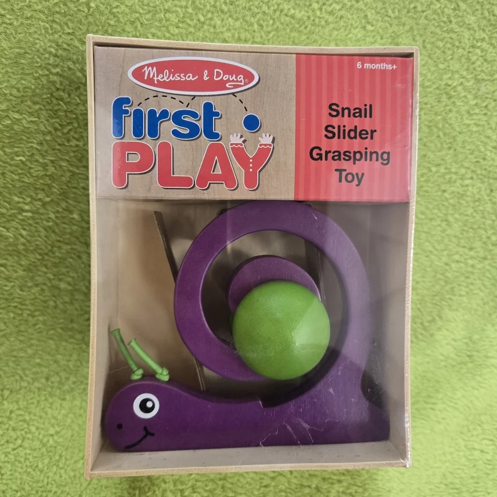 NWT NIB 6M+ Baby Boy Girl MELISSA & DOUG Snail Slider Grasping Toy Wooden (Q6)